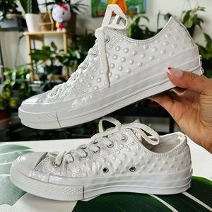 Converse All Star- Polka Dot Textured